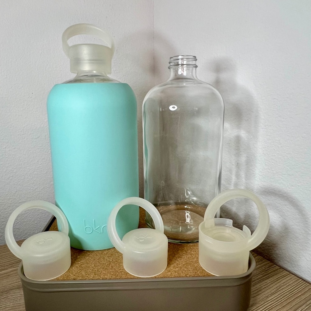 bkr Big Bottle - IL - 32oz bundle w/extra caps + glass